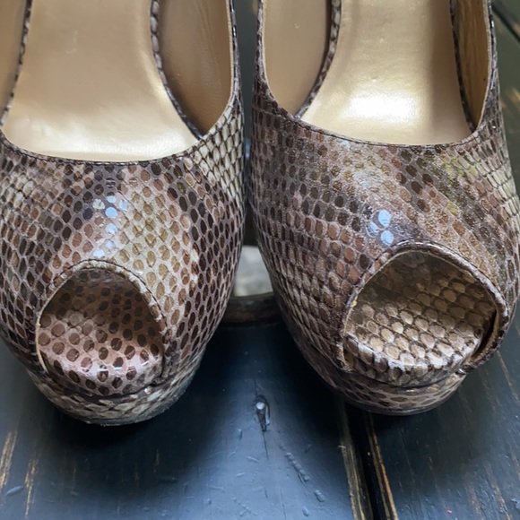 Stuart Weitzman Snakeskin Platform Peeptoe Heels - Picture 5 of 9